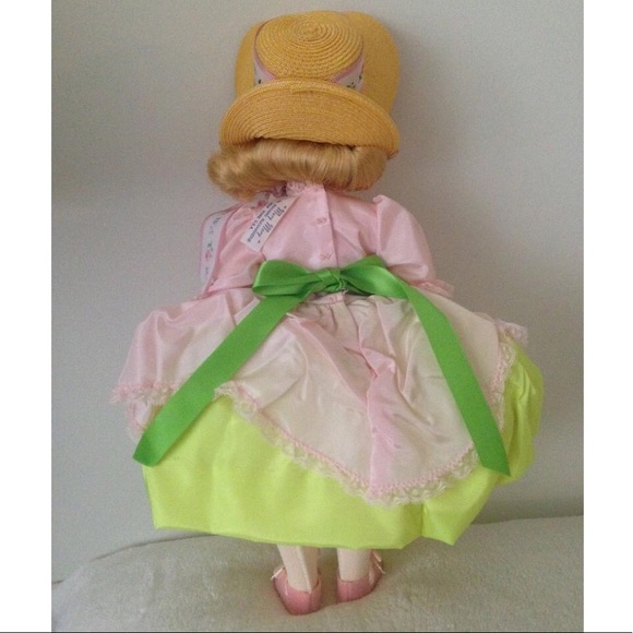 ❌SOLD!❌Vintage Madame Alexander collectible “Mary, Mary”doll - Picture 4 of 12